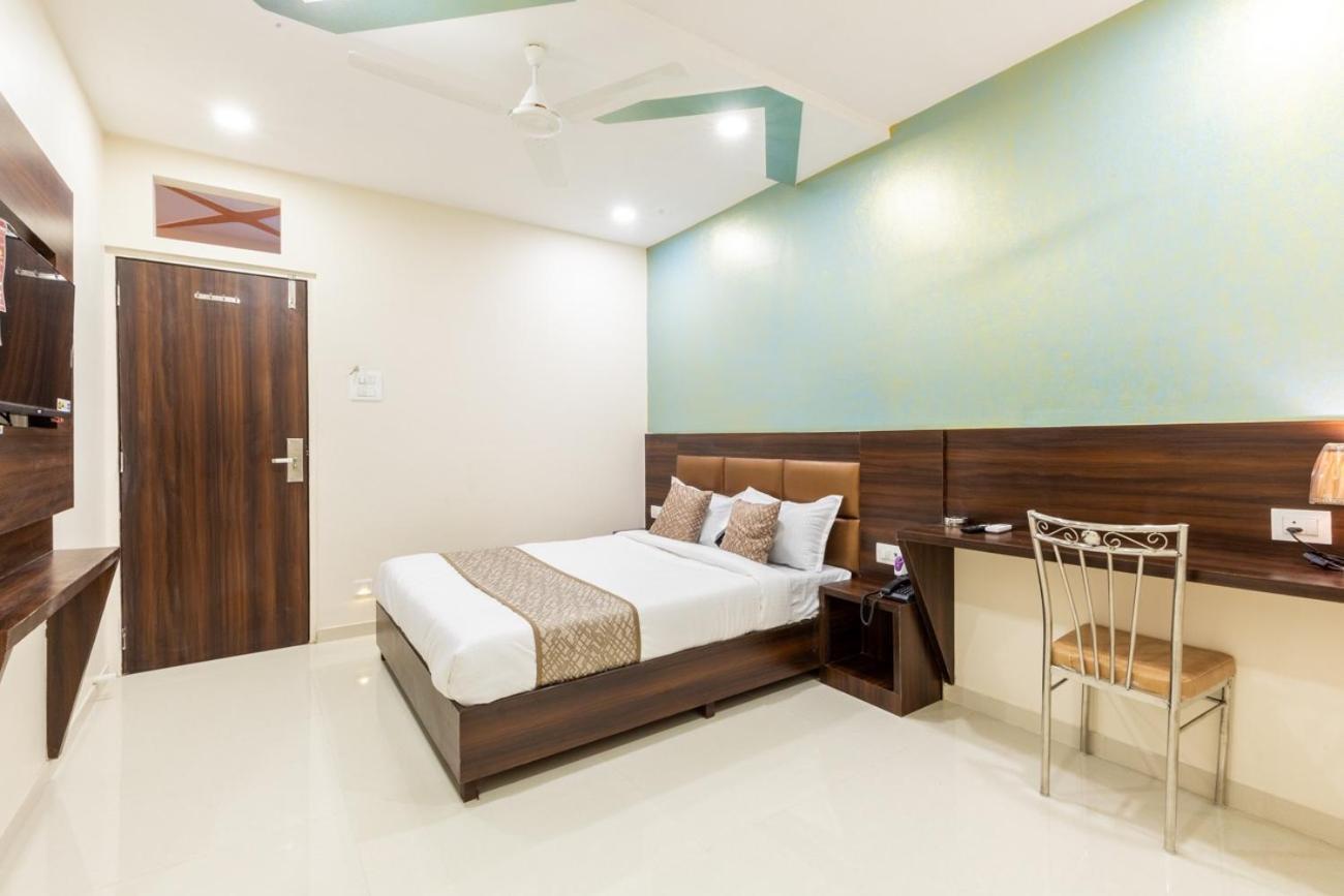 Hotel Bkc Anex Near Bandra Kurla Complex Мумбай Екстериор снимка