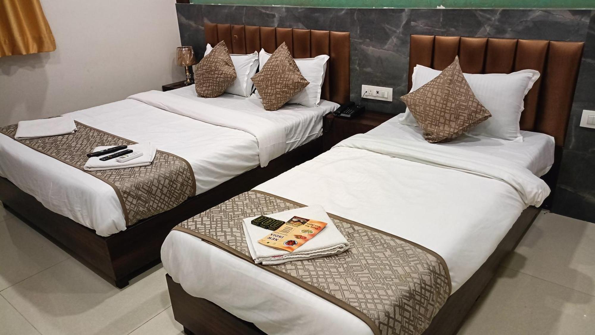 Hotel Bkc Anex Near Bandra Kurla Complex Мумбай Екстериор снимка